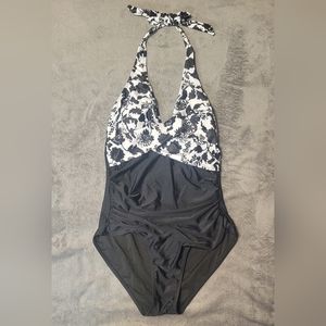 New Without Tags COCOPEAR Swimsuit Black And White Flower Print Size L